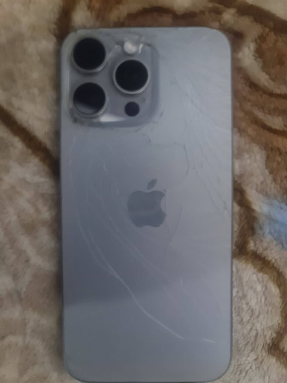 السلام عليكم
موبايل خدش ما بي بس ضهر مكسور 
بطاريه ٨٩
رايدته ٩٥٠ قفل فقط شراي يراسل..


**إذا كنت صاحب هذا الإعلان وتريد حذفه لأي سبب، رجاءا أرسل رسالة إلى الدعم الفني**