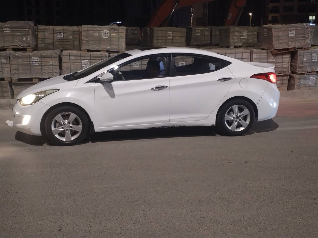 سلام عليكم اخوان انترا خليجي موديل 14 ورقمها بغداد وبسمي تحويل  ثاني يوم  سعر 108 بي مجال معرفه موصفاتها فتحه بل سكف مكينه 1800برغي واحد مامفتوحه من لمكينه بيها كير جديد صدر خلفي امامي جديد دبلات خلفي امامي جديدات كرايم شفتات جديدات اذانات اخوان سياره مال بيت سياره ماشيه ١٧٠كيلو وليس ميل سياره بيها اربع قطع صبغ وقطعه وحده تبديل سونر مالتها منشور ويه صور سياره جديده مكاني بغداد حي جهاد رقم تلفوني *********** سعر 108 بي مجال
