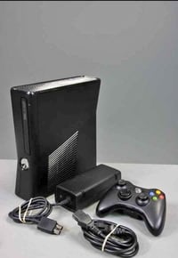 اكس بوكس ٣٦٠ • نظيفه ١٠٠% • كرتونه وملحقات