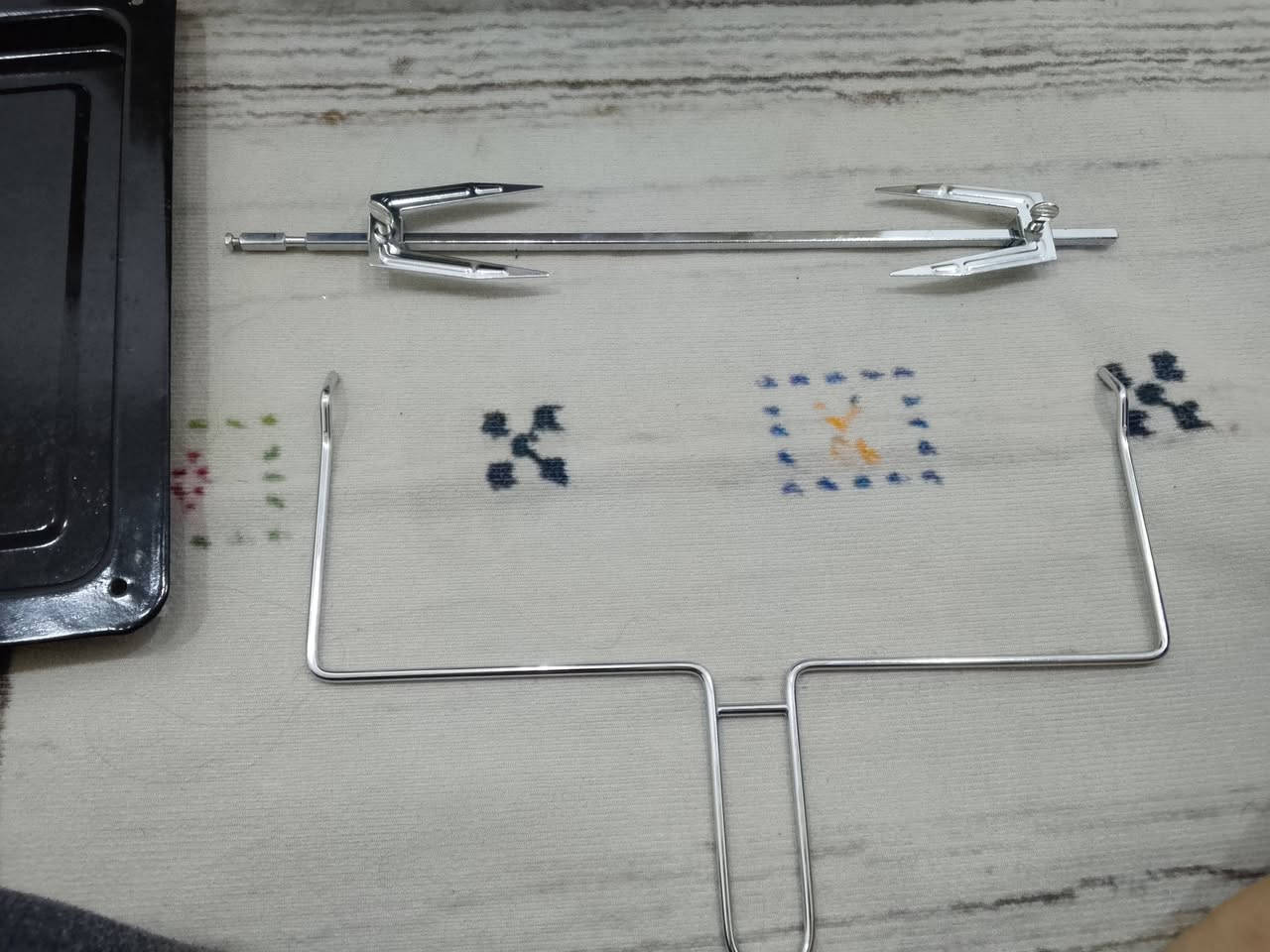 السلام عليكم فرن كهربائي للبيع بسعر مناسب جديد ما مستخدم فقط فتح كارتونة ملحقات كاملة للاستفسار عن السعر خاص او الاتصال على الرقم *********** والشراي انزلة من السعر أن شاء الله
