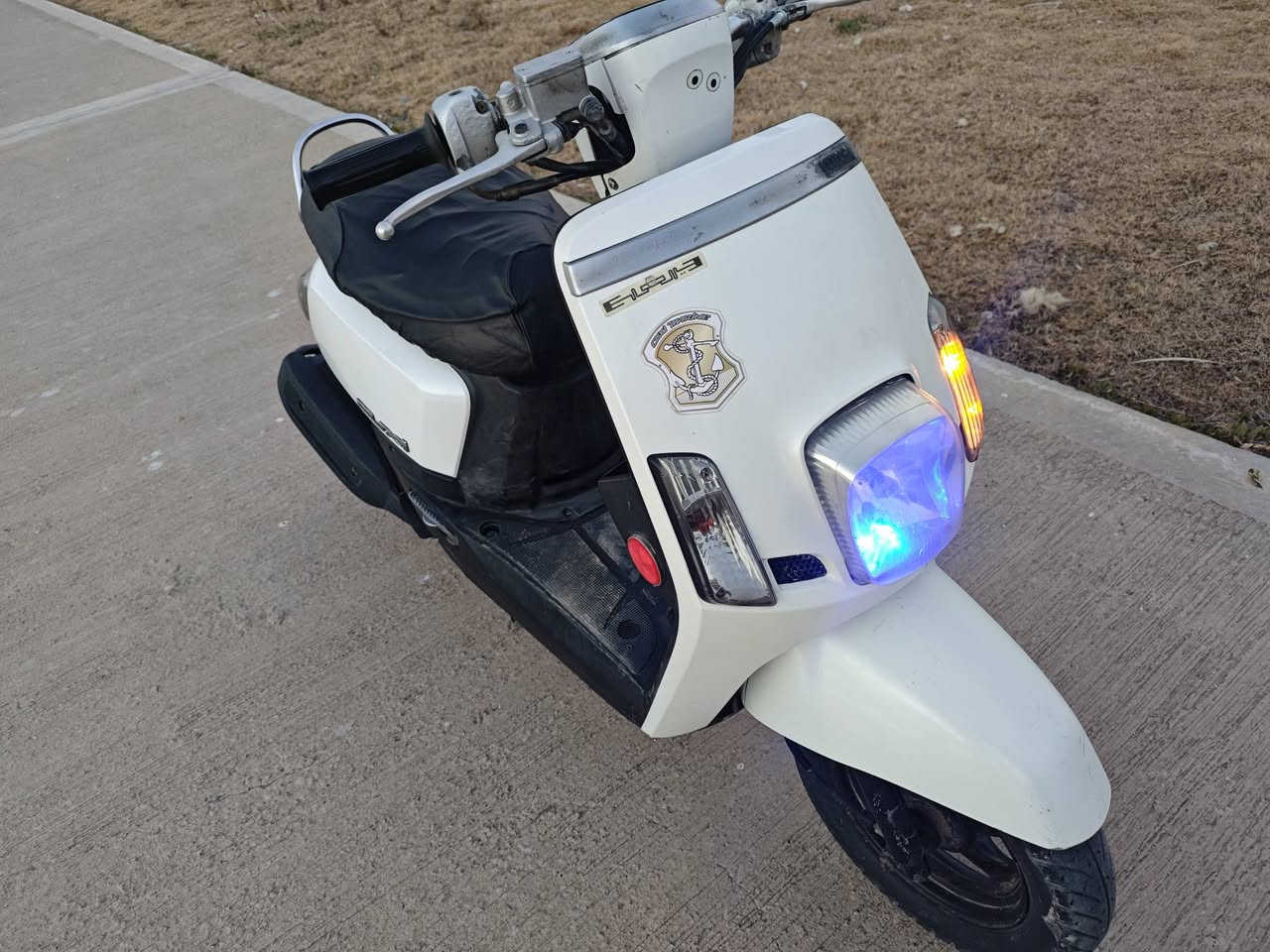 بوليس للبيع
اشاير لايت بك لايت 
مكينه جيس
شاشه 
قبل أقل من شهر نزلت رمبه 
كلجات 
كله بلادي 
الرقم ***********
