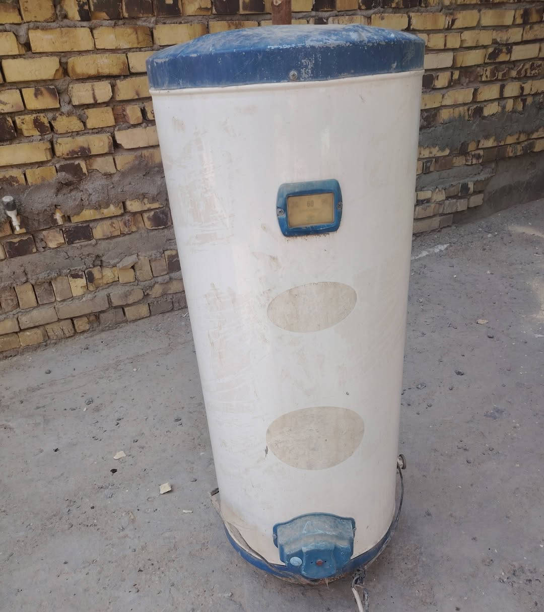 السلام عليكم غطاس شركة انجيكو حجم الكبير جديد غير مستخدم كاونتر قطعتين سخان الطحان الاصلي سنك حوضين اسعار مناسبه تفضل خاص وتدلل المكان بابل مركز المدينه  ***********
