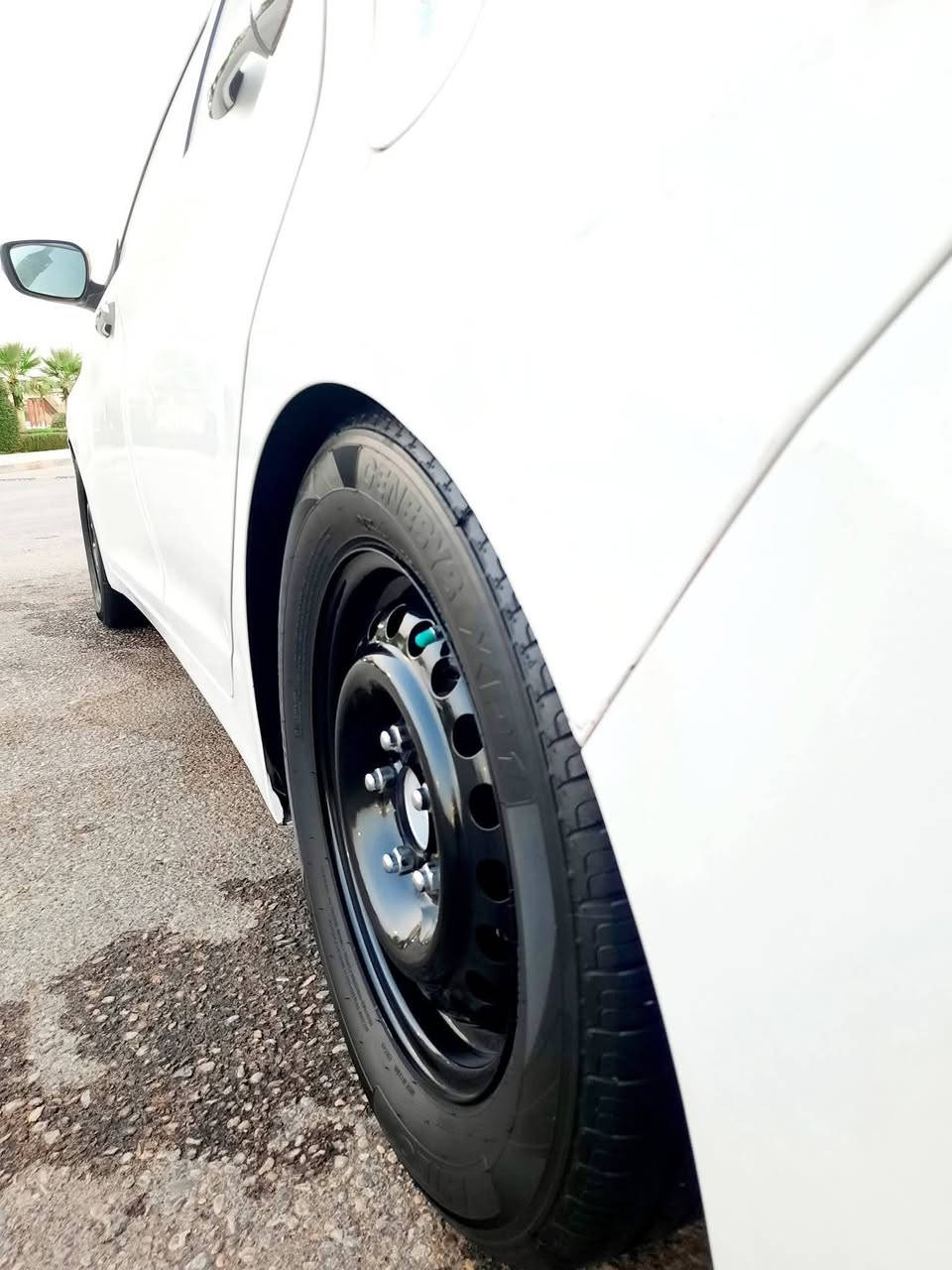 ***********
تخم تاير كوري اصلي جديد حجم ١٥ وياله مصبوغات صبغ درجه اولى للبيع فقط مكاني كربلاء حي العامل سعر ٢٧٥
