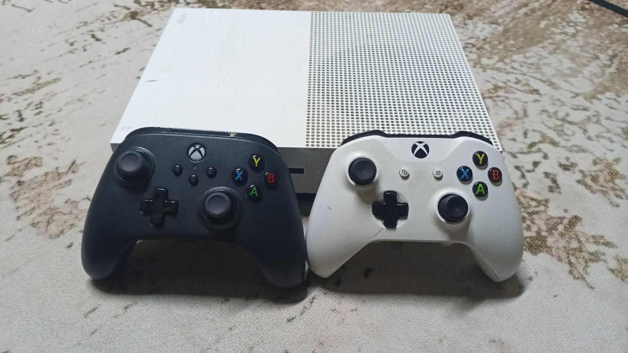 ⭐ سلام عليكم 
⭐  اكس بوكس S1
⭐ حجم الذاكره 500G
⭐ هارد خارجي 500G⭐يعني 1T
⭐ دركسون نوع Hora ⭐ نص فره 
⭐نضافة 95%
⭐اشتراك كيم باس التمت 
العاب⭐ فورزه هورايزن 5⭐ اف سي 2025⭐ فيفا 2025 ⭐كلفديوتي مودرن 3 ⭐روكت ليك⭐ جيتي اي 5
⭐ لا مصلح ولا مبدل بي شي الستيكر مبين 
يده عدد 2 اصليات⭐ الون السود كير مغناطيسي 
⭐⭐⭐⭐⭐ السعر قفل 190🔓🔓⭐⭐⭐⭐⭐
⭐ويا الدركسون
⭐⭐من غير الدركسون يصير سعره 170 ⭐⭐
⭐العنوان بغداد الشعله ⭐
⭐***********⭐
