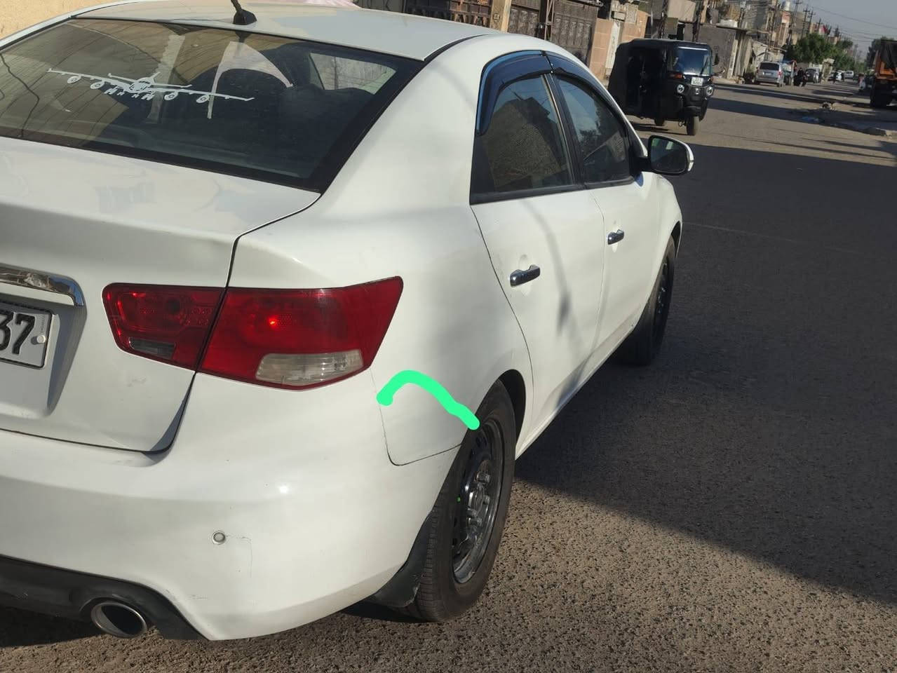 السلام عليكم 
سيراتو موديل 13خليجي رقم بغداد بسمي فول عدة الفتحة والبصمه مواصفاتهة معروفة بيهة مكانات بارد موضحات بالصور وتكحيل مكفولة من الضربه كير ومكينه 1600وتبريد مكفولات تايرات جدد صدر جديد سيارة مناقصهة شي كاملة بيها منضومه غاز مكان بغداد السعر 107وبيهة مجال للطيبين مامتواجد عالنت فقط تصال ***********
