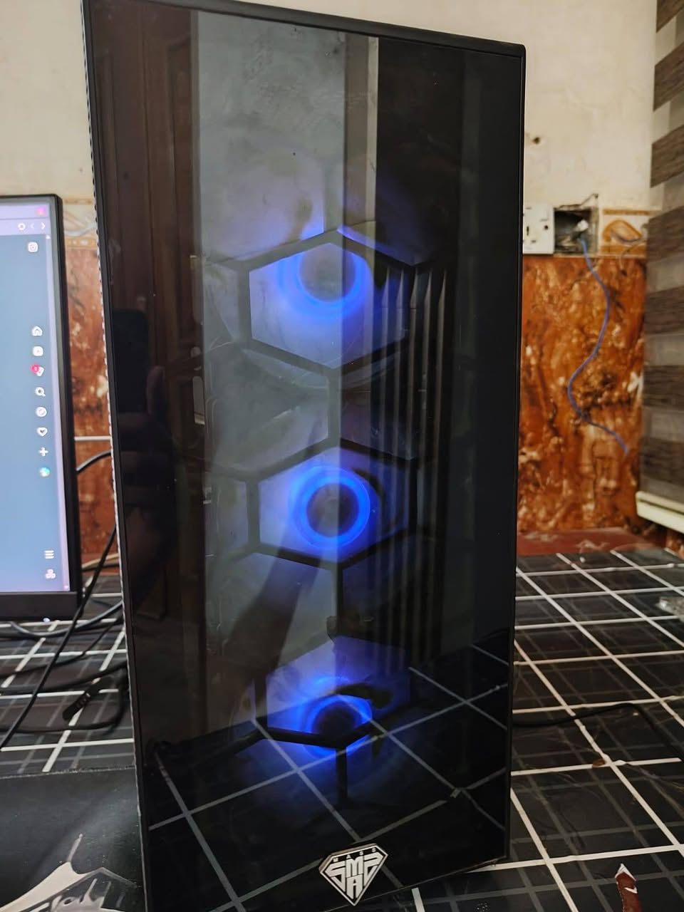 متوفر خدمة توصيل
المواصفات البيسي 

RX 6700 XT 12 VRAM
INTEL I5 12400F
16 GB DDR4 RAM 
NVME DRIVE 512 GB SSD
POWER SUPPLY GX SPORT 650W 80 PLUS
4 CASE FANS
CPU SPECIAL FAN (DEEPCOOL AG400 BK)
CASE : SAMA 

ملاحضة مهمة جدا (الكيس بدون الزجاج الجانبي مثل ما موجود بالصورة)

الشاشة
VORTEX
165HZ
27 INCH

السعر كاملا مليون دينار عراقي قفل و اذا الشاشة وحدها ب 200 و اذا البيسي وحده ب 850 قفل


**إذا كنت صاحب هذا الإعلان وتريد حذفه لأي سبب، رجاءا أرسل رسالة إلى الدعم الفني**