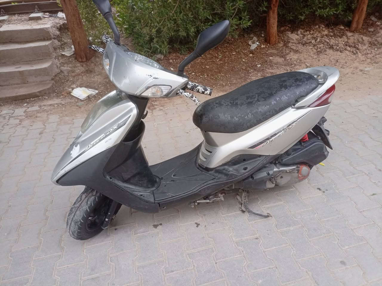 السلام عليكم عندي دراجه بريز 140 الدراجه مال رمبه كله كامله مكفولة كفر ومكينه مابيه اي نقص كهربائيات كله شغاله الدراجه جديده مكاني بغداد الكرخ العطيفيه السعر 550 قفله هذه رقمي للتواصل *********** ابو محمد
