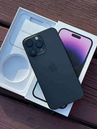 14 برو ماكس شرق اوسط ذاكرة 256  بطارية 86 🔋  نظافة الجهاز 100%  للاستف...