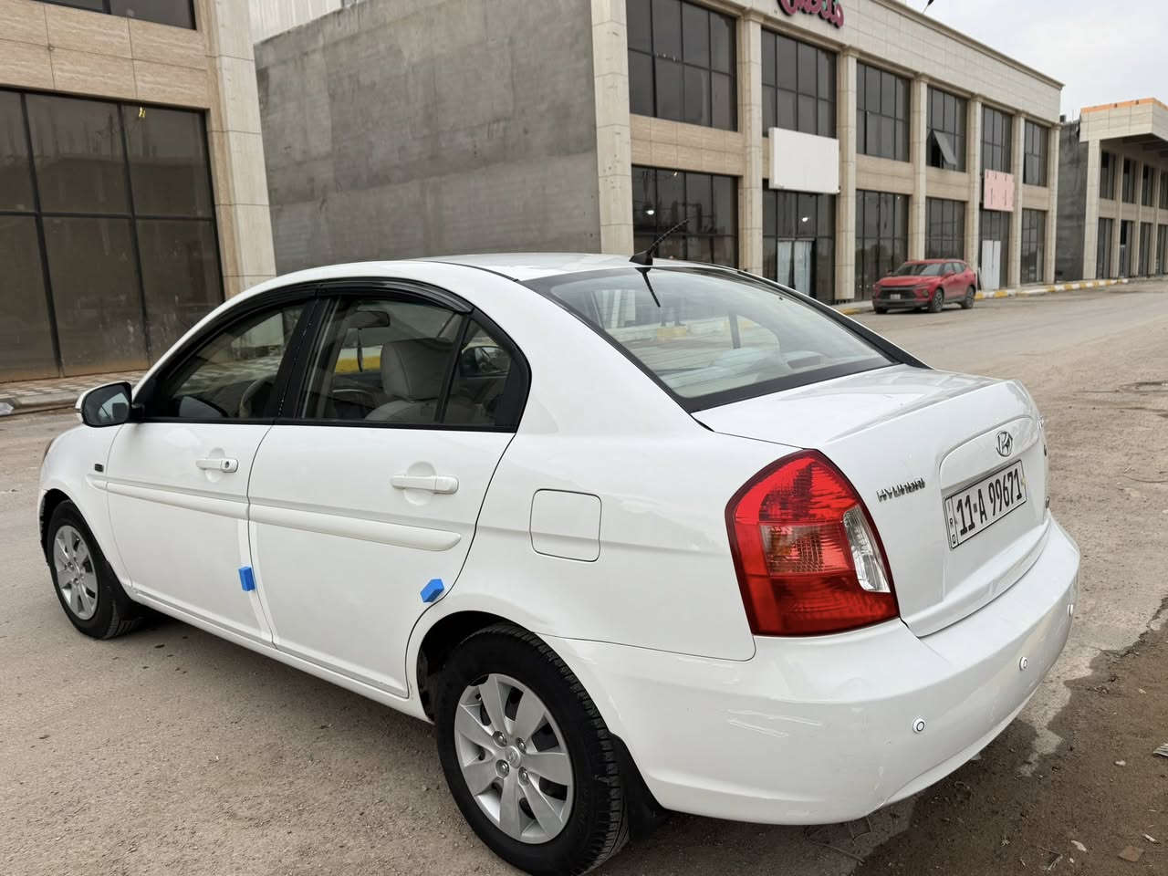 سلام عليكم اكسنت 2011 خليجية شركة عامه رقم بغداد دولي جديد وبسمي شخصياً هزه وسنويه جديده سياره مكفوله من ضربه وتبديل ولفتح بيها رش بنيد فقط بدون اي دواخل أو معجون حتى فتح البنيد ما مفتوح گير مكينه مكفولات حتى من الفتح مكينه 1600 دوش المرغوب تدفئه تبريد شغال وفول مشالله صدر امامي خلفي جديد تخم تايرات جديد موصفات سياره اشاير بل مري شاشه وكامره وحساسات خلفيه ٤ جام اوتو بلوتوث سياره لفضل من الله جاهزه وبدون اي نقص حتى دهن وفلاتر كله جديد يعني تاخذها ربع ما تصرف عليها مال جناي وبلعافيه على ياخذها للبيع سعر 95 وبي مجال جداً بسيط بكاني ديالى بعقوبة ***********
