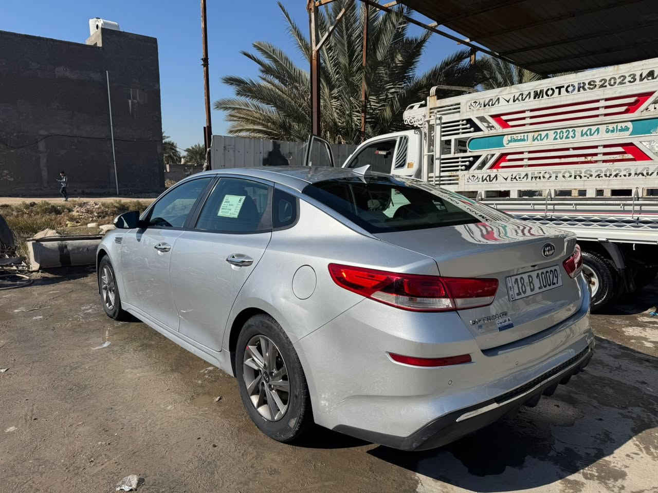 السلام عليكم اوبتيما موديل 20 حره رقم بابل بأسمي للبيع وارد امريكي ضربه خفيفه جاملج وبنيد بدون عابر مواصفاتها 
حساس امامي خلفي 
تحكم جهتين 
كامره خلفيه دواره 
مانع انزلاق 
شاشه كبيره 
حاكيه بلوتوث 
تبريد ثلج 
جرس سرعه 120 كلشي بلاد شركه
ماشيه 99 وقابله للزياده 
محرك كير  كفاله 
للاستفسار الاتصال ع الرقم *********** غير متواجد ع الخاص السعر 145 مع المجال المكان السماوه
