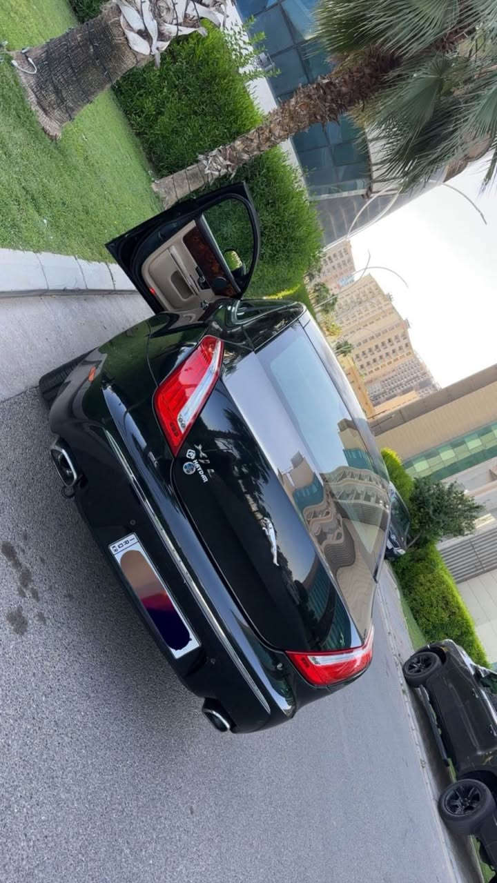 جاگوار موديل (٢٠١١) بـوفرؤشتن   ( ١٥٢)هـةزارميل رؤيشتوة گيرو مةكينة بةشةرت   كوشين جلد كارةبايي  و هـيتةر  دةبل سلايد   پةردةي شةريكةي لةسةرة  تةحديد سرعة سندوق شفت هـةر ( ٤)جام ئؤتؤ  لايتي پيش و دووا كامل ليـد تةبريدي سئ پارچةية واتة تةبريدي بيشةوةجيايةو دواوةش تةبريدي بةجياية  سةيارةكة لاي سةكن كامل سبوع  بةبئ ناوگرتن نرخ(١٢٥)موبايل *********** أربيل, العراق
