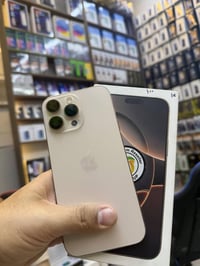 آيفون 16 برو ماكس • ٢٥٦ • بطارية ١٠٠٪