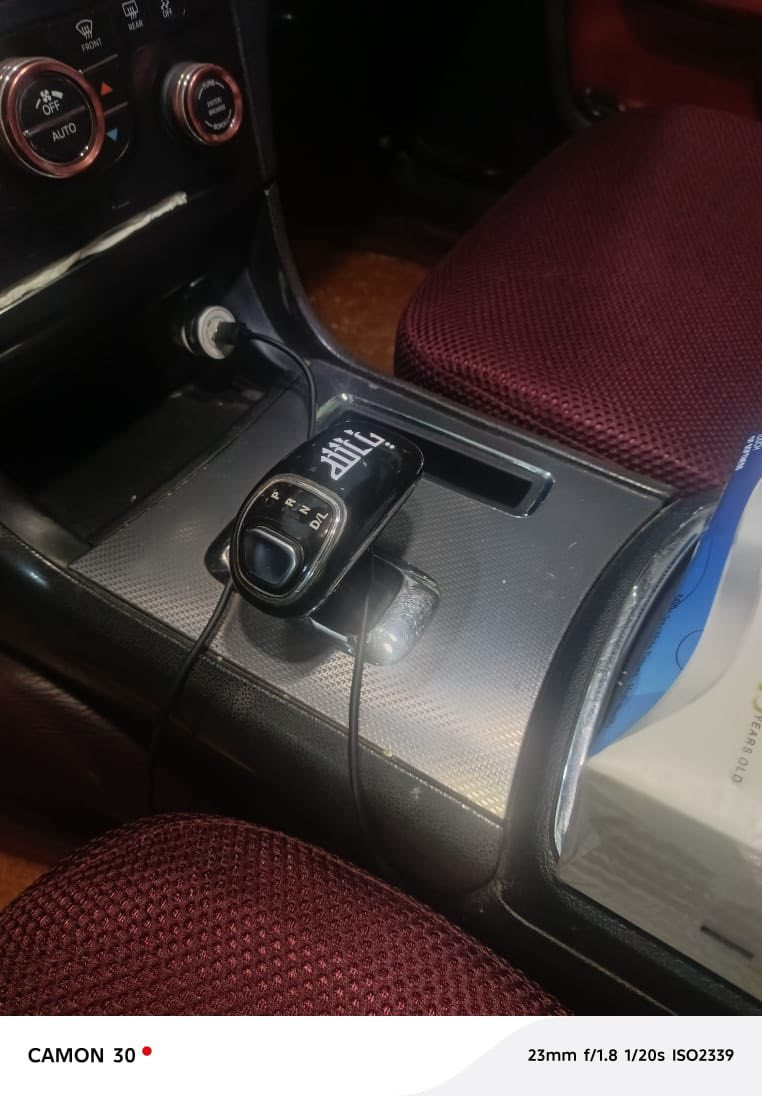 السلام عليكم
دوج جارجر موديل ٢٠١٢
سيارة خليجي بدون ضرر
فقط شخط بالجاملغ الخلفي طلقة بالبنيد
سيارة فول
مواصفاتها
سيارة فول فتحة داخل لونين لداخل احمر
كامرة خلفية كلاصات تدفة تبريد كشنات تدفة
دبل بصمة شاشة كبيرة رام فلاش بلوتوث كير موس داخل جلد احمر
سرعة 260  صدر جديد
سيارة حدادية 
تخم تاير
ويلا كروم كير محرك جديد 
سيارة اي نقص ماكو لرقم اربيل 
للاستفسار على لرقم ***********
