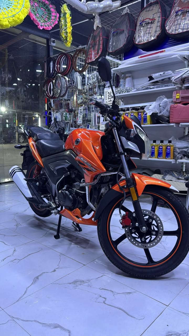 السلام عليكم
هاوجي بطح موديل 23 للبيع كفاله حتى من الشخط جاهزه من كلشي متصرف عليها لو الف مسجله سنويه واستلام اللوحات بالتحويل وياها بصمات اثنين وسويجات اثنين 
رايدها ب18 وبيها مجال للشراي مكاني الرمادي الصوفيه 
الشراي يتفضل خاص او يتصل ع الرقم والمو شراي يعبر المنشور بكلام طيب 
***********
