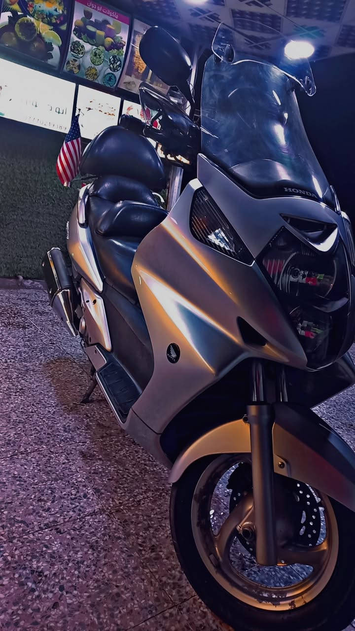 سلفر ونج للبيع مكفوله كفاله عامه 👉
مكينه (600) طياره بيه شلعه شك الكاع مكينه برغي ما مفتوح بيه لا نضوح لا تبخير مكينه بالجيس 
كفراته مكفوله دشبول نفخ ماشيه (42)  حقيقي لا ملعوب بيه ولا شي
استاند حساس✅️
جنطه مثلثه✅️
شاشه اصليه ضد المي✅️
جيبي اس بيه✅️
نشره خلفيه اصليه شاده با 50✅️
علم مال كولدن اصلي سعره 75 ✅️
الدراجه معليها لا طسه ولا شي ولا طخ من جوه ابد✅️
بانزين كله محسن ودهن امزويل دراجه مال بيت ما اطلع بيه ابد قليل وتجي وشوف نضافته بعينك احلى من الصور
السعر( 25) وبيه مجال قليل حك الجيه الشراي بي خير ويدلل عنوان البلديات رقم ***********
