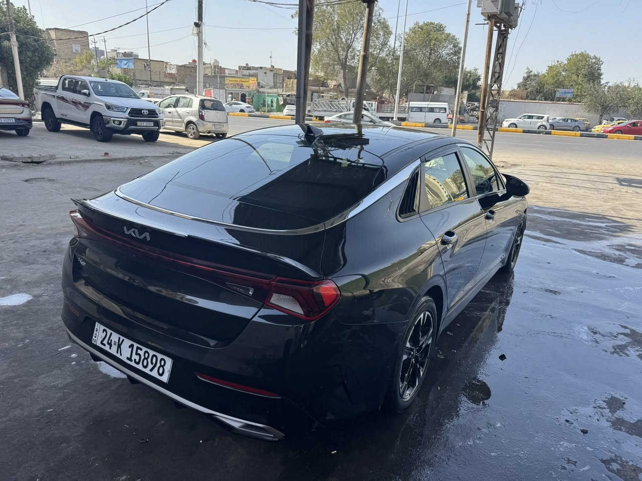 سلام عليكم K5 موديل 22 امريكي حادثها خشم البنيد كلش بالحافه مصبوغ على كده وبسونار يبين كامل باب صدر مفتوحه مو مبدله وبيها بخشم الجاملغ الايمن الامامي طخه كد اصبعين ومصلحه ع بارد مكينه وكير مكفولات حداديه تخم تاير تبريد كلها خير من الله جاهزة ع اخر حباية ترايها وين ميعجبك مكينه 1600 تيربو بصمه وباقي المواصفات المعروفه عنواني بغداد باب معضم رقمي *********** السعر(160) وبيها مجال
