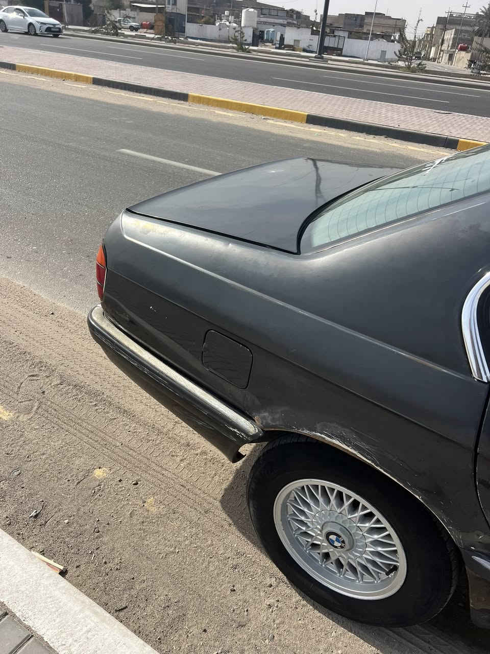سلام عليكم BMW735اصل بلادية رصاصي جاردة محرك كير خدادية تبريد للعلم السيارة محورة غاز وبانزين تخم تاير كهرباء كاملة للعلم  بيهة حائز ثالث موجود بكربلاء وعندي وكاله من الحائز الثالث سعرها 30$***********
