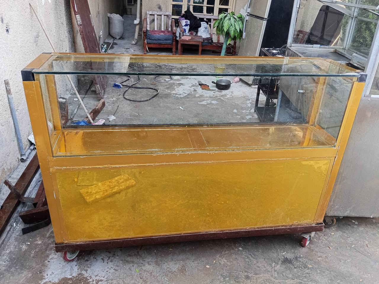 باترينه ارتفاع متر وعرض متر ونص 100 بيه مجال للاتصال ***********
