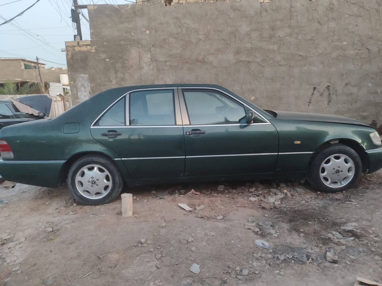 مارسدس شبح موديل ٩٢ رقم بغداد محرك خراطيم المحرك الكبر خير من الله الشر نظيف وحلو الغرفه يرادله ترتيب السعر ٥٠ وقع وبيه مجال *********** مكاني بغداد الشعب
