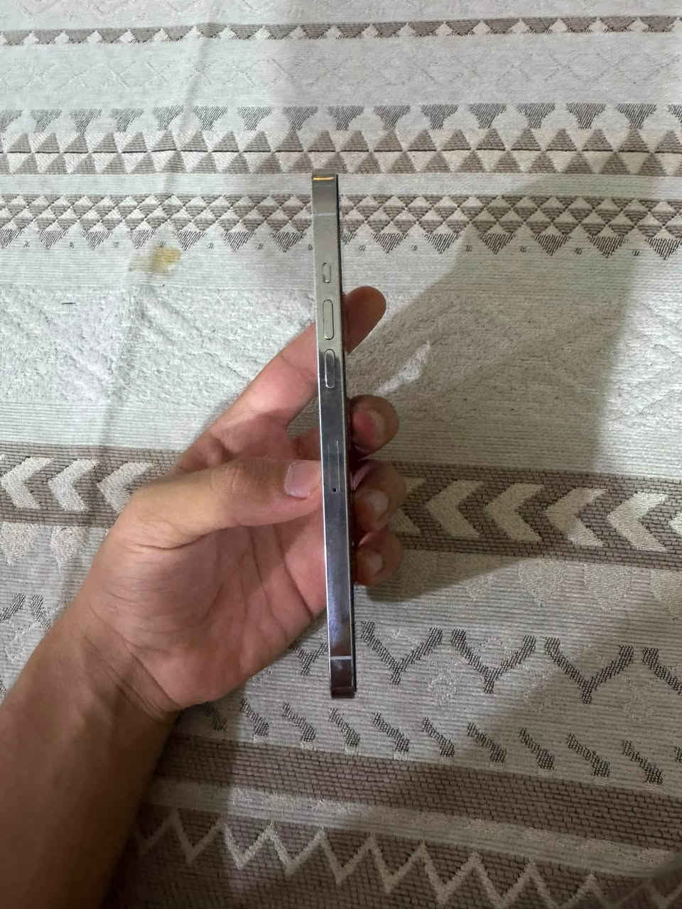 سلام عليكم آيفون ١٢ برو ماكس ذاكره ٥١٢ البطاريه ٩٨ (مرفوعه) الجهاز مبدل شاشه اصليه من ابل يعني وكاله الجهاز نضافه آلاف بل ميه الجهاز مكفول من كلشي وما بي اي عيب للبيع أو مراوس سعر ٤٧٥ عنوان كربلاء حسينيه جريه مركز الطف رقم ***********
