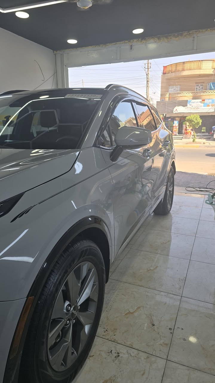 فول مواصفات
1. بانوراما 
2. رادار 360 درجة 
3. كشنات مشمشي تدفئة فقط 
4. لون مميز 
5. رقم بغداد تحويل 2 يوم 
6. ماشية 26 الف 
 بيهه بعد هواي مواصفات 
السعر 240 ورقة 
بغداد حي أور ***********
