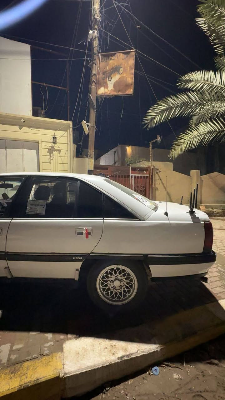 اوبل اوميكا مكفوله كلها ع بلاد بدون صبغ رقم دولي بأسمي شرط التحويل والغرامات هزه جديده بيها كابون بانزين مكينه 2000 بلادي كلشي بيها شغال أصغر كلوب بيها شغال
السعر 35 وبيها مجال ***********
