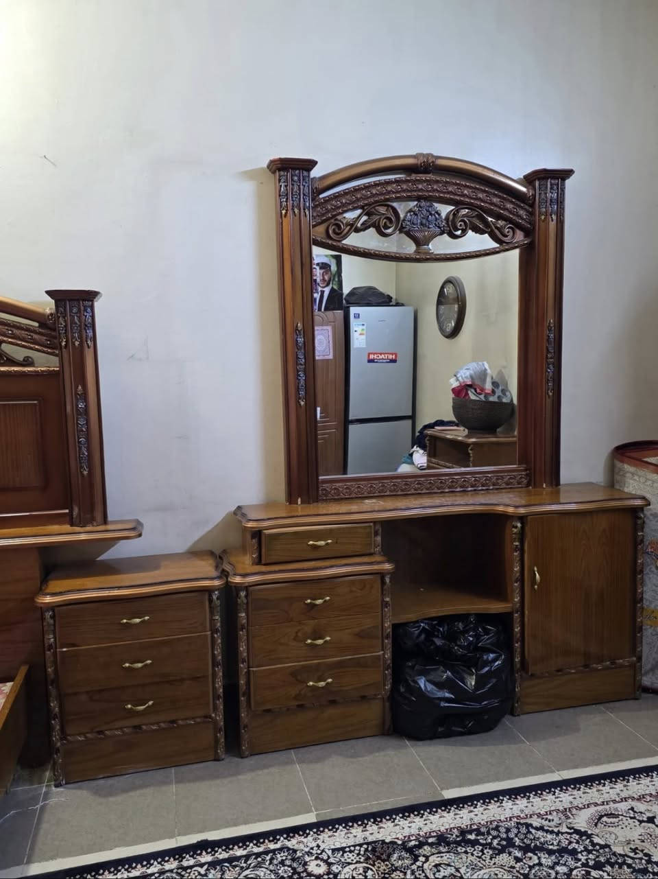 غرفة نوم نظيفة جداً جداً
الغرفة الداخل والخارج صاج
سعر الشراء ٤ ملايين ونص
سعر البيع مليون وبيه مجال
سرير نفرين
كنتور ٦ ابواب
ميز تواليت
كومدي ٤ مجرات
٢ كومدي للسرير
وكومدي زاويه

العنوان البنوك 
الرقم ***********
