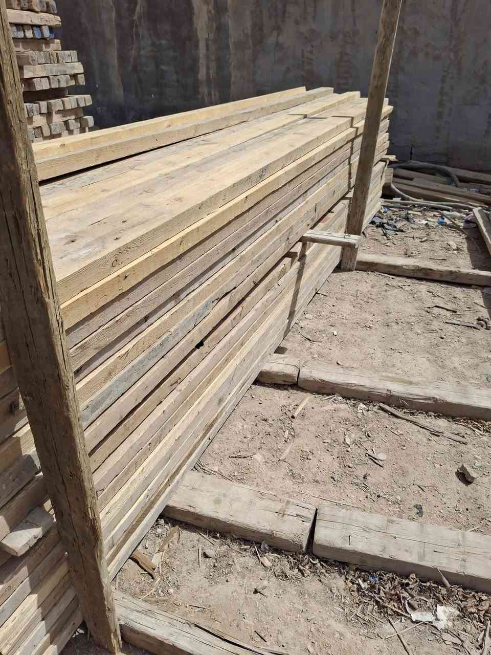 سير للبيع ٣×٣و٢×٤جميع القياسات كلش نضيف بي شغله واحده العنوان حله مركز مدينه الاتصال ***********
