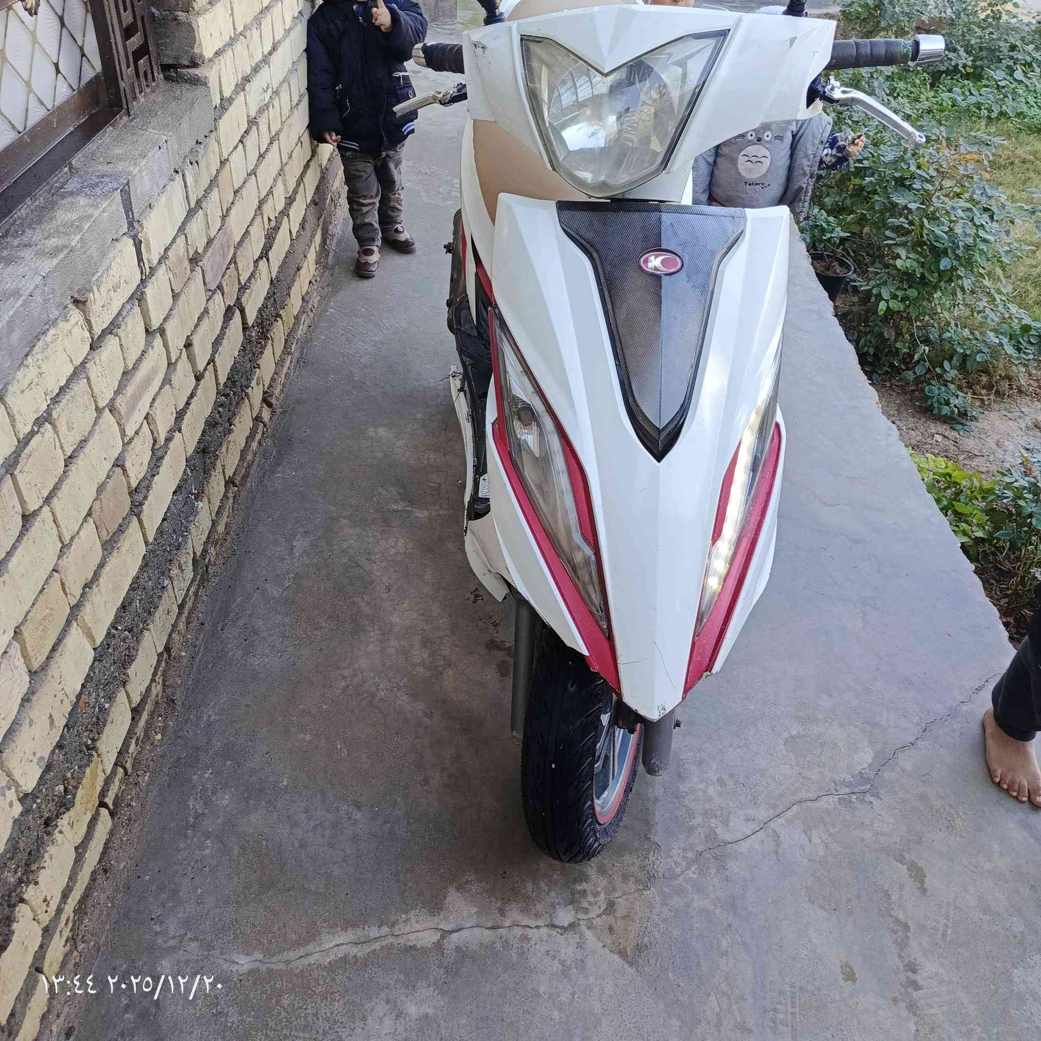 اخوان للبيع دراجة ياباني كامكو مكينة 4ولفات المكينة 150  سرعة 150  السعر 700 وبيهة مجال للشراي من المعرض بأسمي موجود المنفيز الوصل المعرض الرقم ***********
