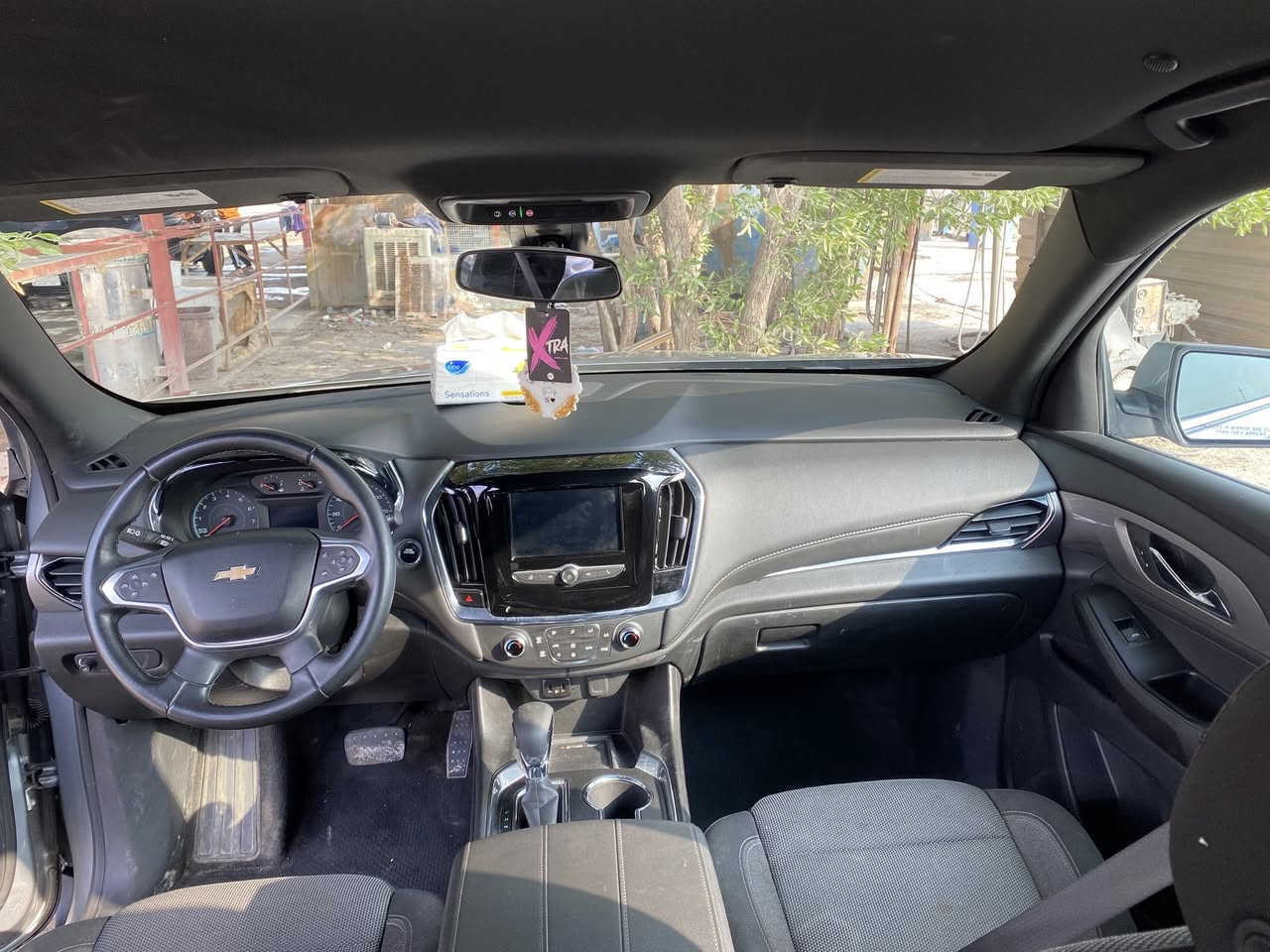 السلام عليكم
شوفرليت  ترفلس موديل 2023
مواصفات Lt فول مواصفات معروفة 
سونار بلمنشور 
اللون فيلي مميز 

////. السعر  -255
 
السياره رقمة بغداد 
    
5 كاميرات 360 
كامره وسطيه 
رادارات خلفي وجانبيه وأمامه 360
كشنات منفصل 
كشنات كهرباء
تحديد مسار 
ويل كب 20 
9 سماعات مع مضخم
مفتاح التشغيل بصمة
3 قطع تبريد 
5 بصمات ابواب 
صندوق كهرباء 
كشانات الامامية كهرباء 
تدفئة بالكشنات 
تدفئة مقود 
سايد بريك بصمة 
شاحن موبايل واير ليس 
مخارج UBS
رادار امامي + تحديد مسار 
رادار جانبي نظام النقاط العمياء 
اشارة بالمرآة 
شاشة قاصة تدعم نظام الاندروي
كشافات امامية زنون 
حجم المحرك 6 سلندر  3600 
ناقل الحركة 9 نمر 
عداد المسافات الحالي 41 الف مايل 
مكلف بنشر مكان سياره بابل 
 اتصل
 ***********
***********
