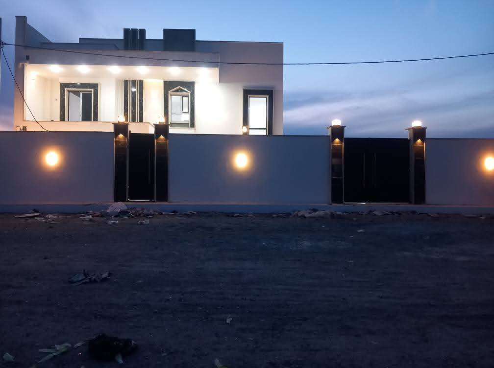 تحطيم الاسعار اخوان صبغ خارجي وداخل ومانع رطوبه شغل شرط إذا مو درجة اولى ارجعلك فلوسك 
***********
***********
