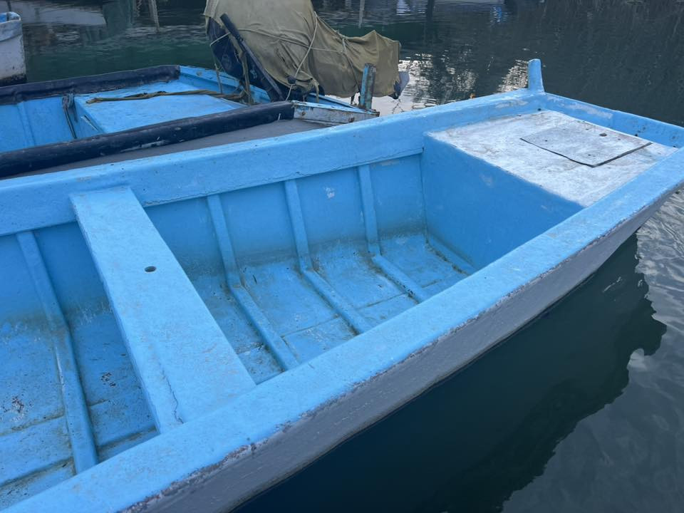 يا الله السلام عليكم للبيع بلم فاوي فايبر قطع بلطاني نضيف كلش مناقصه اي شي جاهز طول 7 متر سعر مليون و 200  البصره ابو الخصيب *********** يوجد واتساب
