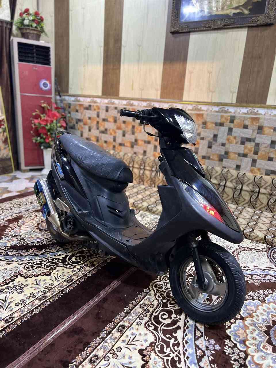 سلام عليكم دراجه ماكس عدله بسعر ٧٧٥ دراجه كلشي شغال وما نقصها شي بس سلف مابيها  جيب سلف شد وشغل وذا ما شتغل عاتبني كهربائيات كلها شغاله محرك مامفتوح ولا تنقيص ولا تبخير صوت خرسه ما تسمع بس صوت لكزوز ولكزوز بلادي من اجت اجه بيها هاذ ستيل صجمي تايرات دبلات كلش حلوات مكاني بصره خمسه ميل رقم هــ/*********** متواجد وتساب
