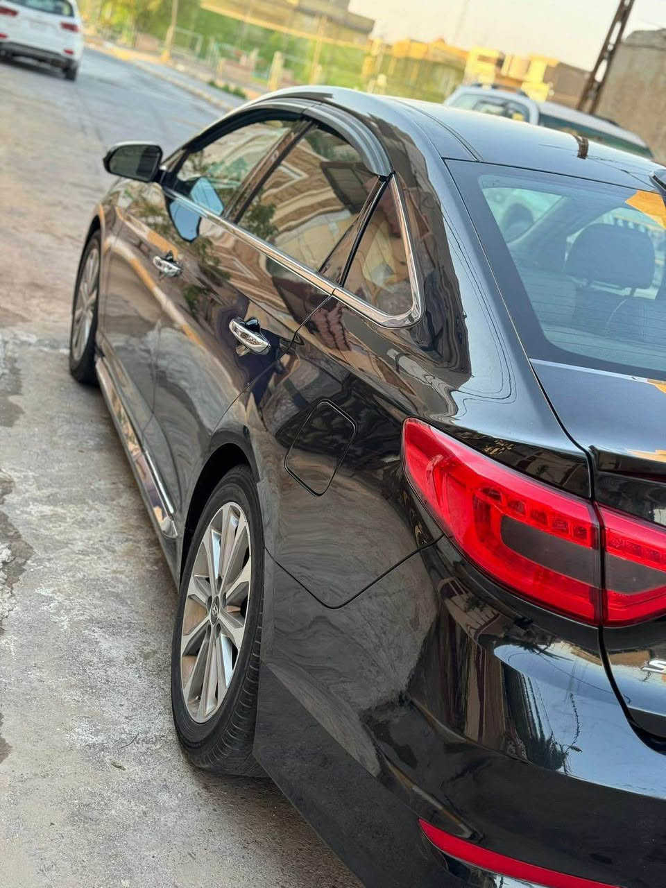 سوناتا موديل 2016 
فول مواصفات 1/1
صور الحادث بالمنشور 
السياره رقمها كركوك انكليزي تحويل ببغداد 
المكان بغداد 
السعر 12.500$ 
*********** بغداد, العراق
