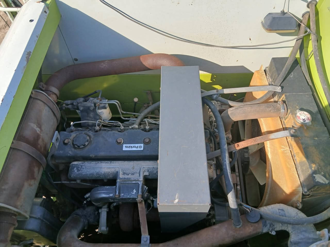 حاصده كلاص للبيع ٢٠٠٢.للأتصال ***********
