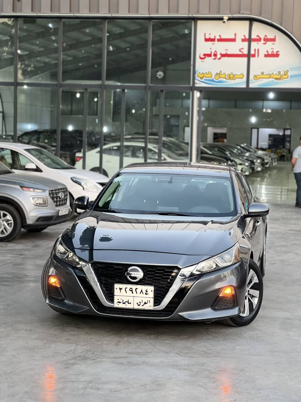 سلام وعليكم
نيسان التيما 2019
127 وبي مجال بسيط 
قطعتين صبغ بدون دواخل بچم كبس 
ايرباك فقط برده طاك وراجع سستم
سونار وصور حادث مرفق بلمنشور 
گير ومحرك بشرط 
صدر امامي خلفي تايرات جديد
مكان سياره كلار 
***********

