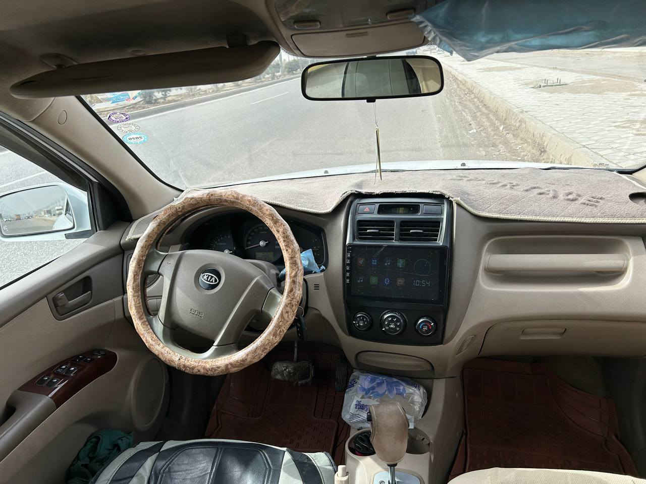 للبيع: كيا سبورتج 2009 (محرك دوش)
المواصفات الفنية:
الموديل: 2009.
اللون: أبيض (نظيف جداً).
المحرك: 4 سلندر - سعة 2000 DOHC (دوش) - محرك قوي واقتصادي جداً بصرف الوقود.
ناقل الحركة: أوتوماتيك.
الصدر والميكانيك: بحالة ممتازة، السيارة ناعمة جداً بالمشي.
الحالة العامة:
شاشة : كامرة خلفية +كار بلي
التبريد: تبريد ثلج.
الداخلية: نظيفة جداً، الدشبول والكراسي بحالة الوكالة.
الكهربائيات: كل الأزرار والأنظمة شغالة 100%.
المستمسكات:
الرقم: [سليمانية].
السنوية: [جديدة]، والتحويل مباشر وباسم المالك.
💰 السعر: [١٢٧] (بيها مجال بسيط للشراي).
📍 الموقع: [ديالى - بعقوبة].
📞 رقم الهاتف: [***********].
