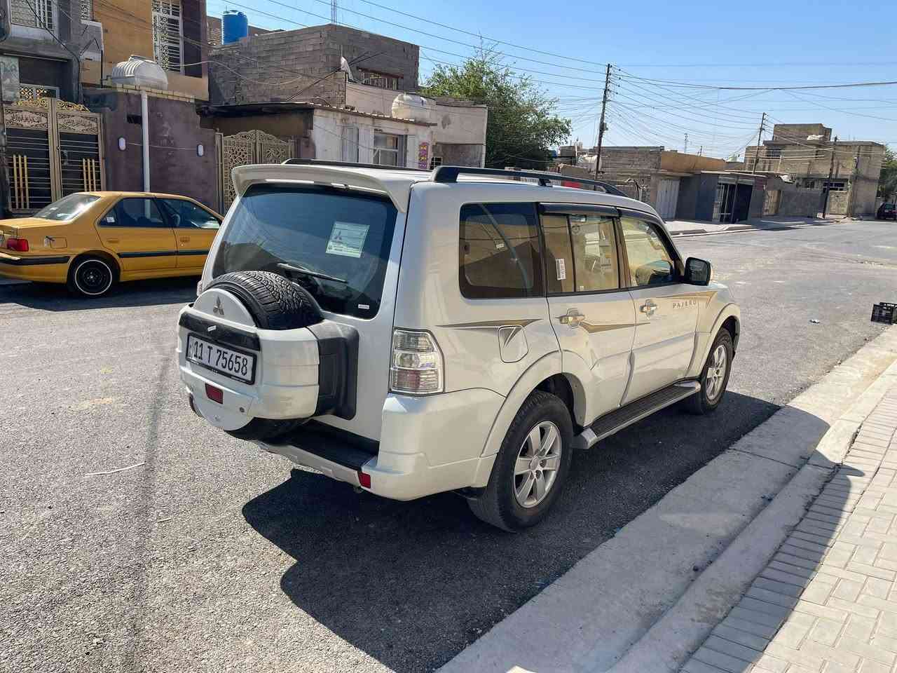 السلام عليكم باجيرو 2008 حبتور بيها 4 قطع صبغ اثر شريط بدون اي ضربه مكينه 3500 المرغوب كير ومكينه لاصرف ولا بخار صدر تايرات تبريد كله جديد مواصفات فتحه كشنات كهرباء 7 راكب 3 قطع تبريد تحكمات شاشه كامره دواره حساسات زراك لايت لايت زنون مري شفط السياره جاهزه من كلشي مكانها بغداد السعر 94 وبيها مجال ***********
