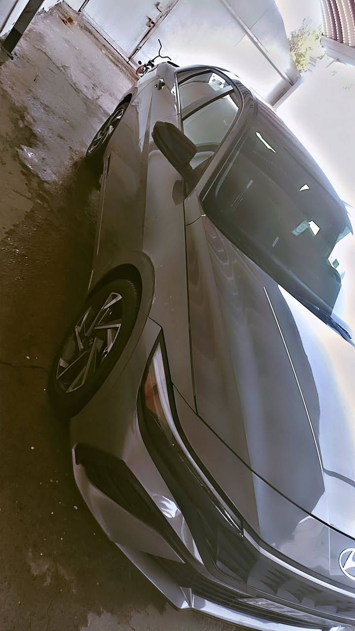 سلام عليكم للبيع او مراوس 
النترا 2025 
وارد امريكي 
فول مواصفات. عدا الفتحه
ماشيه 47مايل 
حادت بيه شي بصيط مرفق بل منشور 
مصلح بدون فتح 
مكينة 2000 دوش
بصمة تشغيل وابواب تشغيل عن بعده 
دعم الشحن الاسيكي منافد يوبي اس 

شاشه كبيره متصل ديجتل 
لد بلدشبول متغير
لايت زنن بلادي 3 عدسات
كار بلي 
رادار امامي
ورادار خلفي
ورادار جانبي
تحديد مسار
قياده ذاتيه
تنبيه خروج عند المسار
ويل كب لد نهاري. فول تحكم ستيرن
السياره بعده بوضع الشركه ومابيه ولا نقص
رقم اربيل الجديد تحويل وكاله شنو اليعجبك سعر 175 وبيه مجال 
مكاني السياره بابل كفل 
***********
