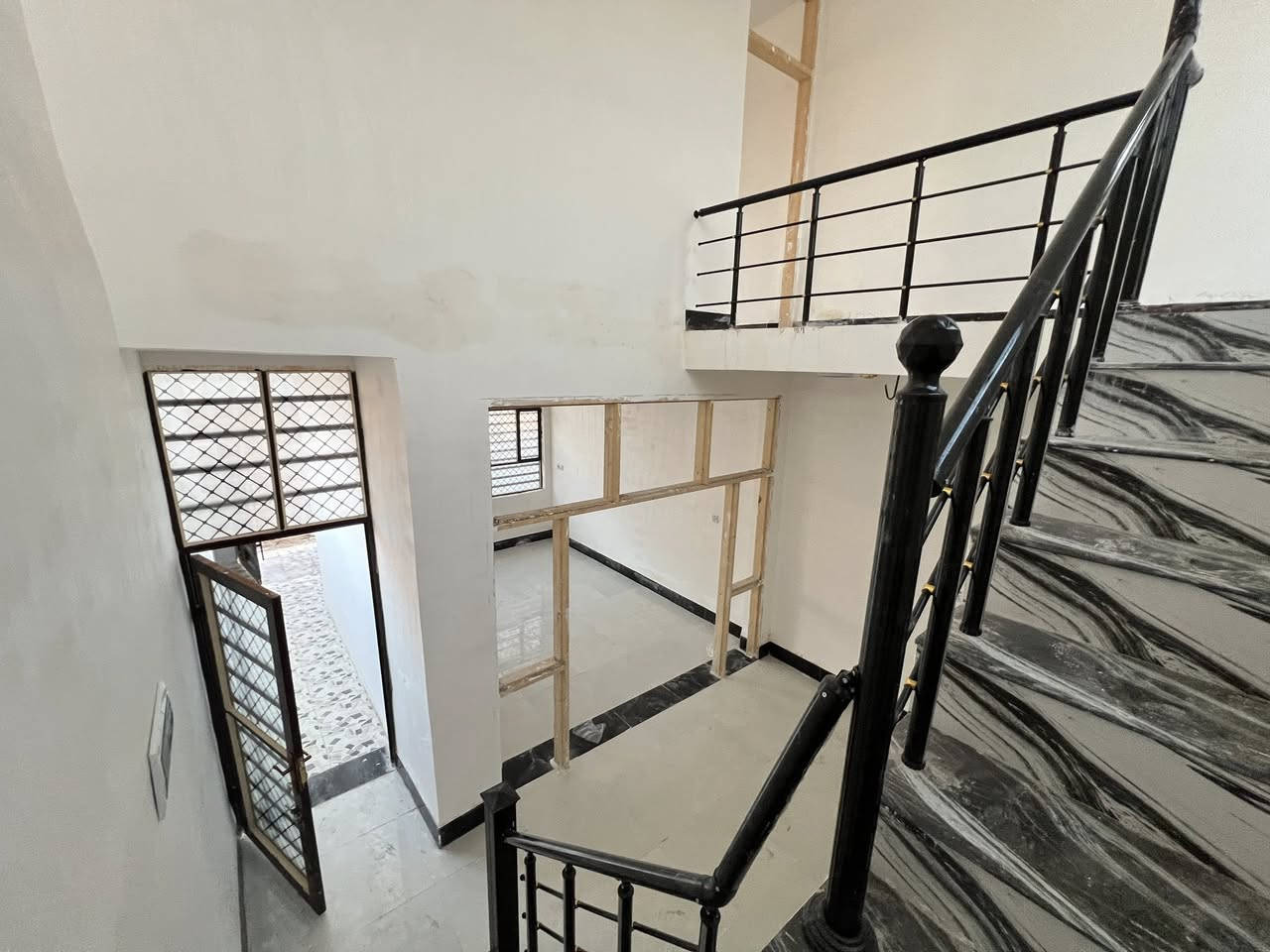 دار للبيع المساحه 100متر  طابوزراعي 
السعرتم تنزيله ال 65 مليون  
العنوان حله بكرلي الثالثه شارع الغسل بابدايه قريب على شارع عام 
الدار طابقين 🏠 يحتوي علئ غرفتين نوم وكلدور واستقبال ومطبخ وصحيات 
للاستفسار اكثر الاتصال على الارقام التاليه..
***********
***********
كافه العروض موجوده 🔥
مكتب عقارات املاك العراق 🇮🇶 
حاتم الدغيري 

https://www.facebook.com/share/g/1C5LmjevkR/?mibextid=wwXIfr
