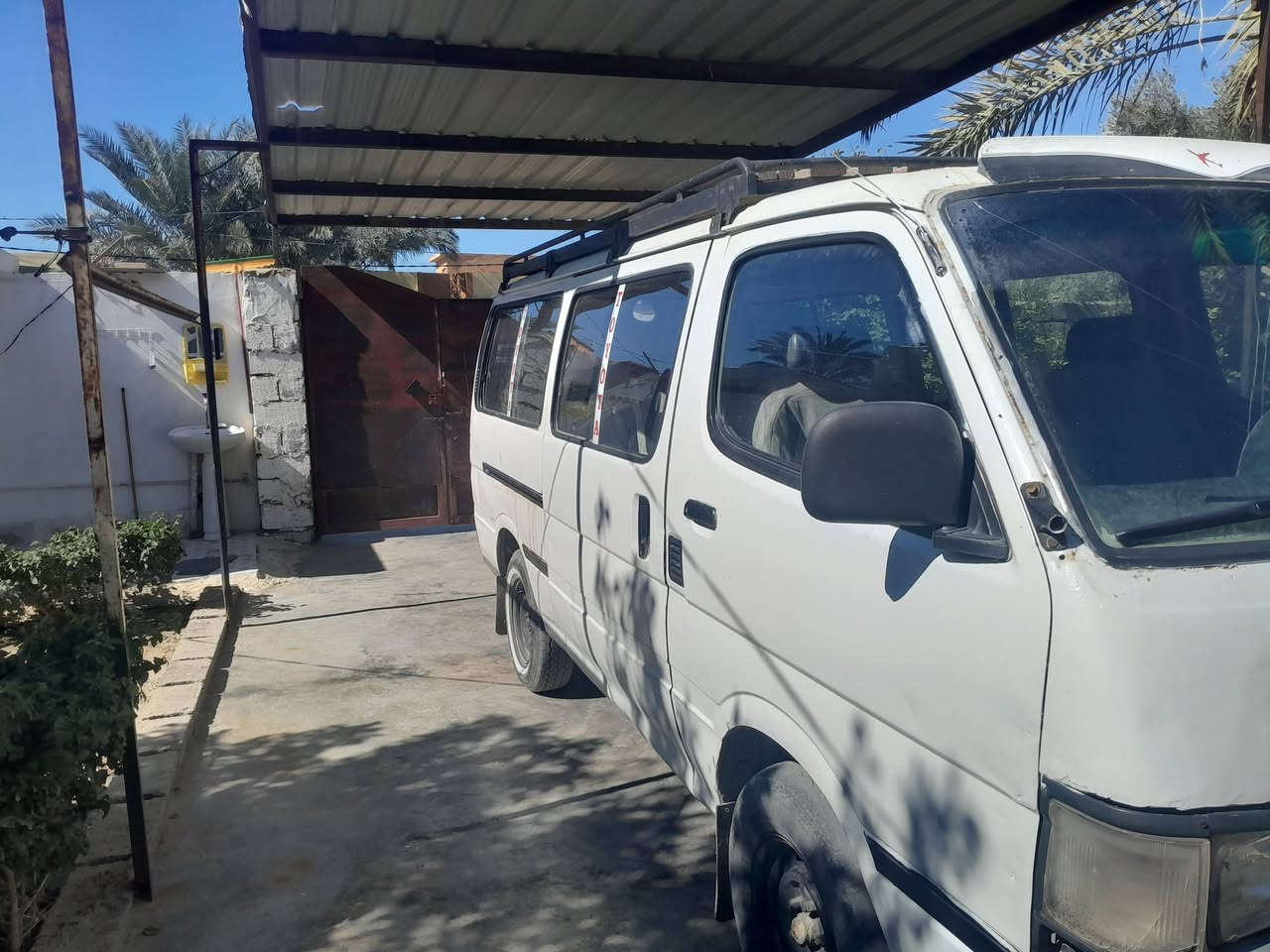 من رخصه ابو الكروب المحترم
سياره هايسه بوز موديل ٩٣ ألماني سنويته نهايه ال ٢٧ سياره حلوه ومرتبه دواخل نضيفه بدون خياس كهربائياته كله شغاله 
مكان السيارة ديالى السعر(٤٠) ***********
