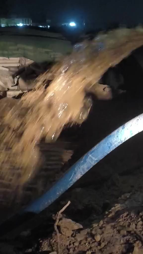 لحفر الابار الارتوازيه ***********
يوجد واتساب *********** 
مستعدون الحفر الابار وتعبرات الشوارع وتجفيف المنهولات نعمل في كافه محافضات العراق دقه في العمل وسرعه في الانجاز ونعمل تجفيف الارض الشركات الاهليه والحكوميه نعمل حفر الابار كاقه الاحجام ونعمل حفر يدوي والي
