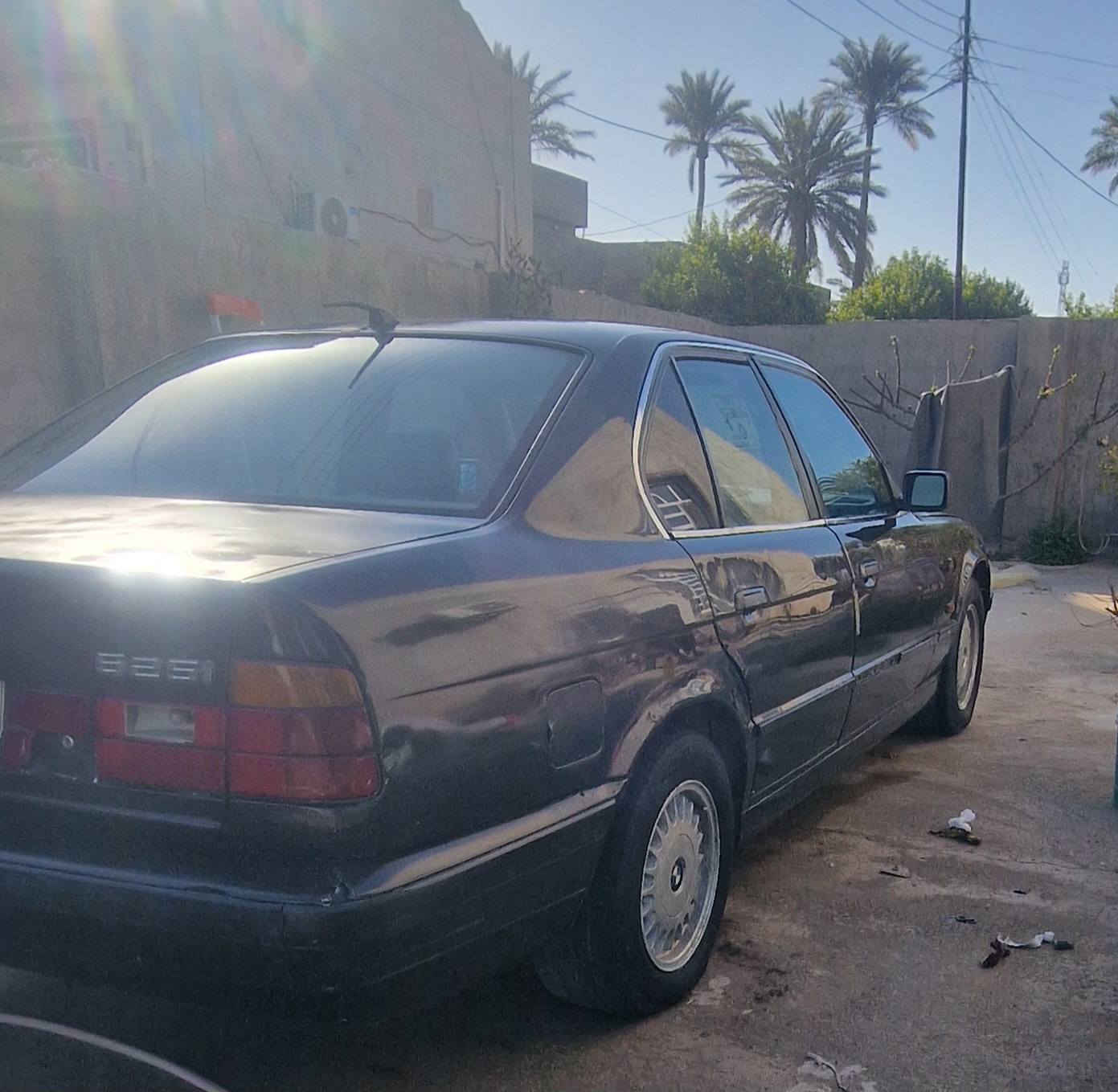 للبيع BMW موديل 1990
سيارة بحالة جيدة وسعر مناسب.
التفاصيل:
التسجيل: بغداد – باسمي (مشروع وطني)
السنوية: لـ 28 وقريبة تسقط
محرك تخم
الكير يعمل طبيعي
صبغ عام
تايرات جيدة
شكلها جميل
النواقص:
الجنطة قافلة
يد الباب الخلفي فالتة
تحتاج دوشمة بسيطة
💰 السعر: 55 وقابل للنقاش للجادين
📱 التواصل واتساب: ***********
