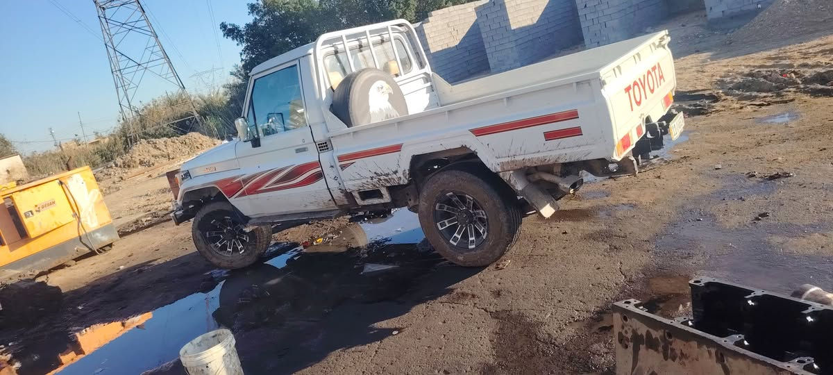 *********** واتساب
***********

 وتساب مكان ميسان العماره
مديل 1988 رقم بغداد انكليزي
مكفوله كفال عامه
