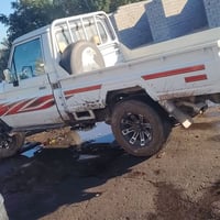 لاندكروزر • ١٩٨٨ • رقم بغداد