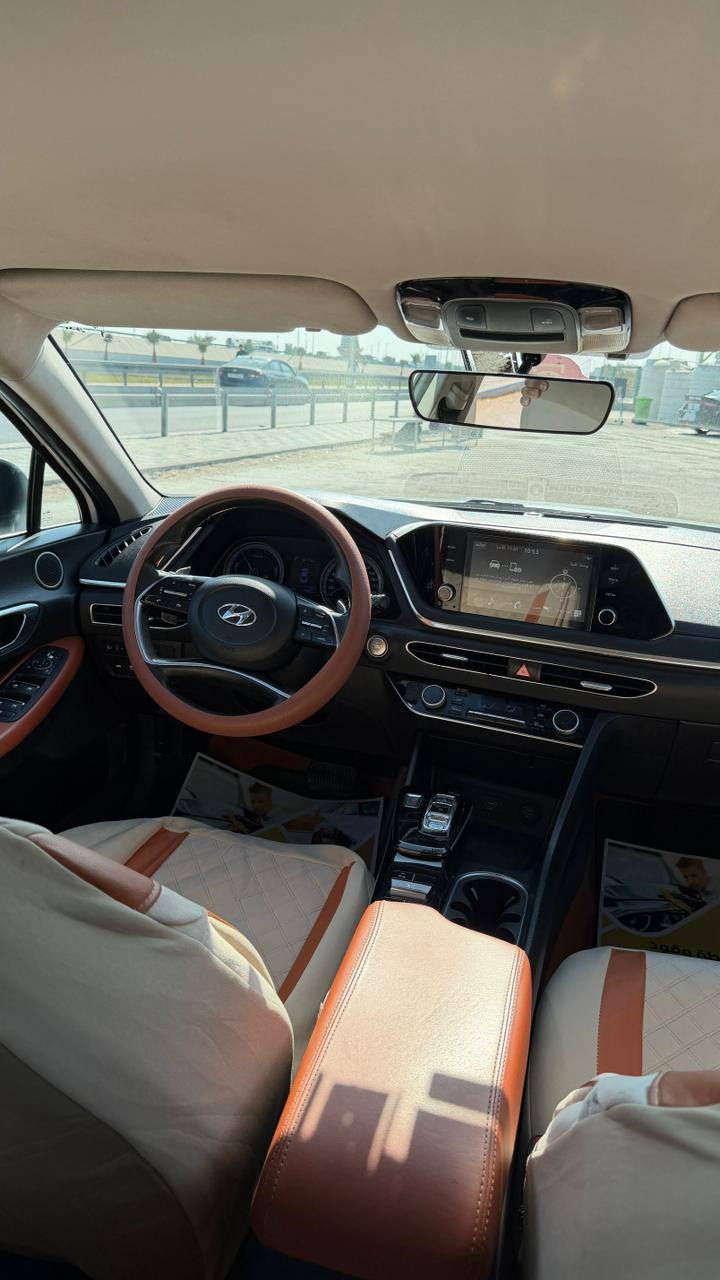 السلام عليكم للبيع هونداي سوناتا موديل 21 معلايه 23 حجم الماكينه 2500 هايبرد ماشيه السياره 96,000 فول مواصفات عدل بانوراما لایت زنون تبريد خلفي بصمه ابواب رقم بصره تحويل تكسي دبي مصبوغه عام بيها ضربه خفيفه بصندوك الخلفي وهذا السونار موجود المكان بصره زبير السعر 138 وبيها مجال للاستفسار ***********
