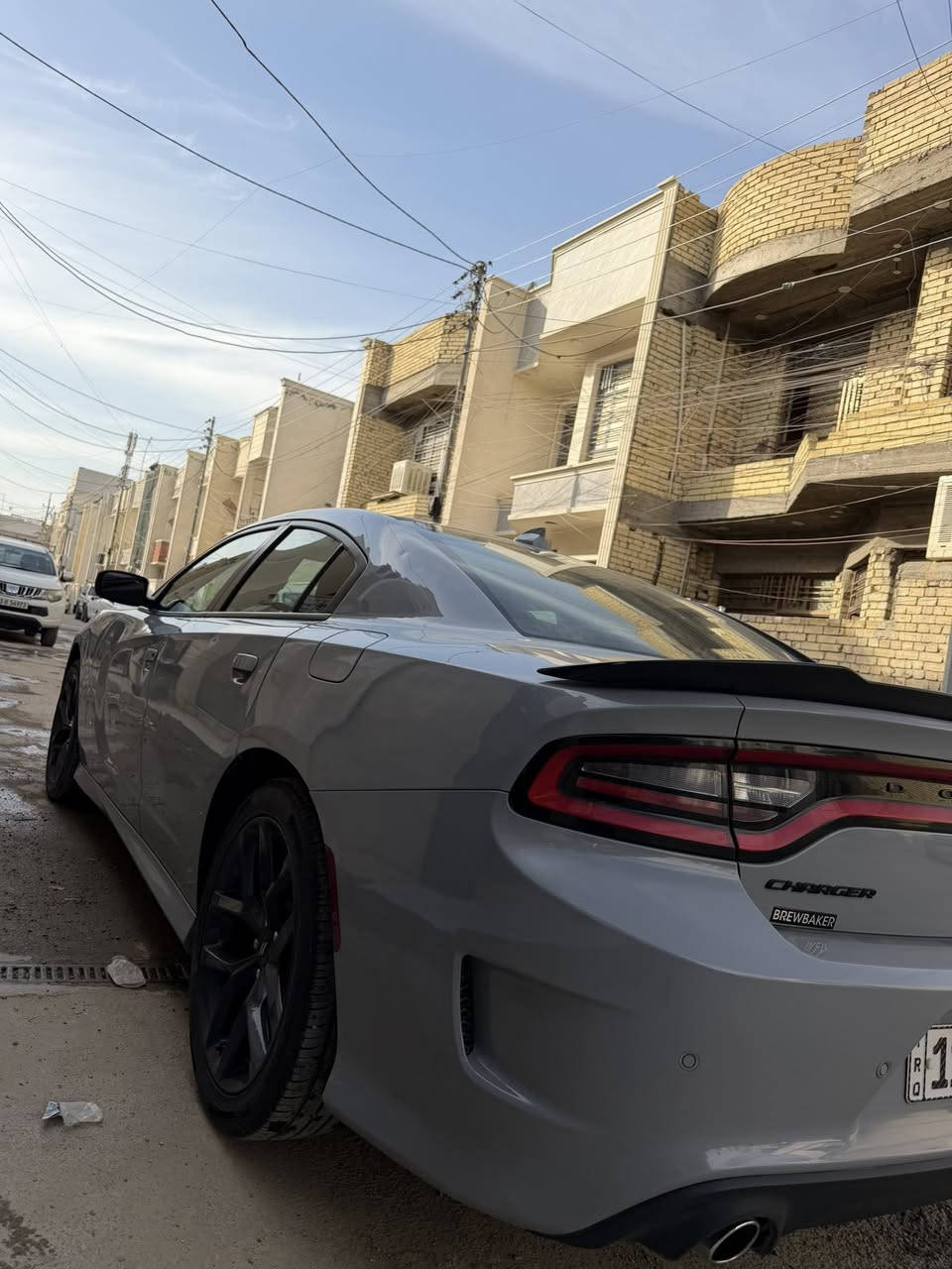 جارجر GT بلاك توب
موديل 21 رقم بغداد 

ماشيه 35 الف 

مواصفاتهه معروفة

ضررها بجم اللغود سالمات دكة جاكوج مبيهن والايرباكات دركة ودشبول ومرجعهن سستم مبدل دشبول ودركة 

صور الحادث بالمنشور
مكان السيارة بغداد 

السعر 225

رقم ***********
