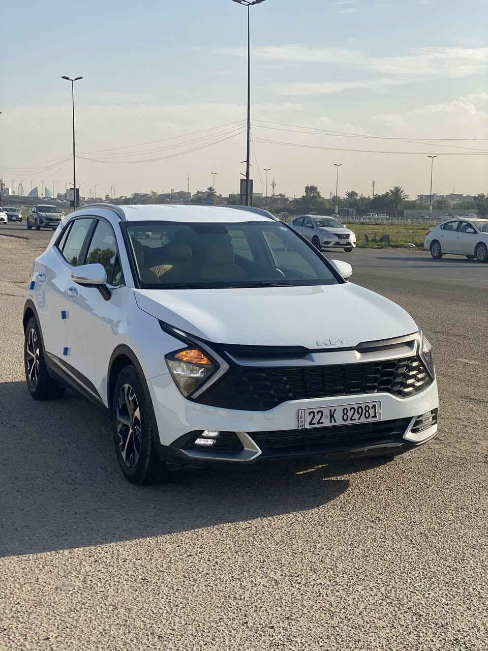 السلام عليكم 
سبورتج خليجي موديل 2024
رقم اربيل نص مواصفات
ماشية 1700 يعني زيرو الفين ما صايرة
حساسات
رادارات جانبية
هاند بريك دكمة
داخل اسود
بصمة
بصمة ابواب 
الرقم
***********
