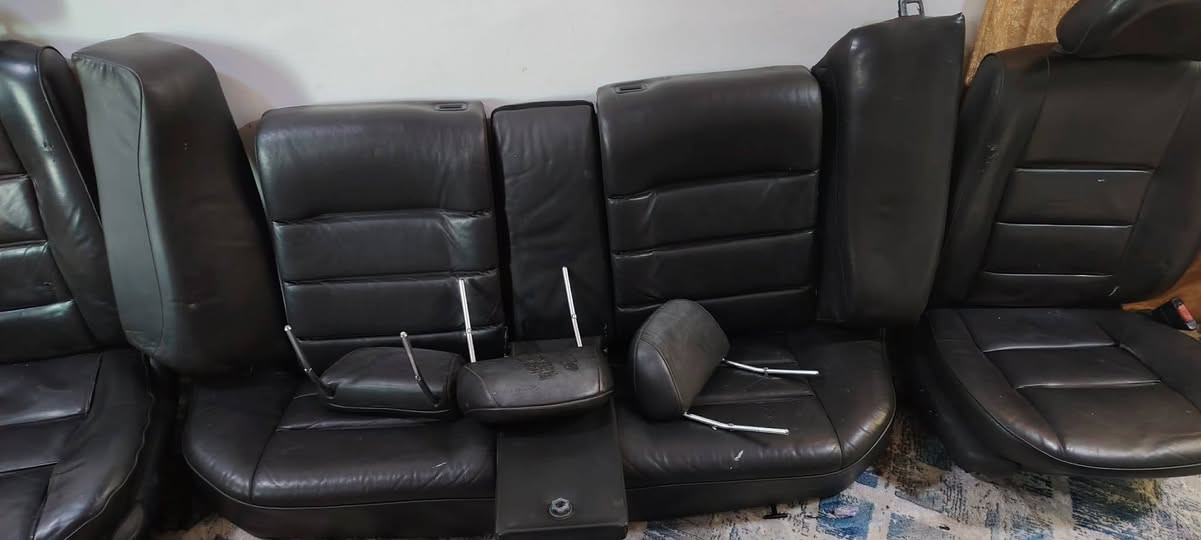 كراسي (كشنات) جلد بلادي كامل اوبل اوميكا بزون موديل 2002 كهربائي يرهم من موديل 1995 الى 2002 .
الموقع بغداد - الكريعات
رقم الهاتف واتساب فقط . ***********
السعر 300 الف وبيه مجال
