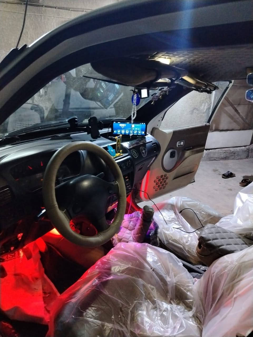 سلام عليكم سياره زوتي ياباني محرك وكير مسيوبوشي بلادي كير عادي محرك شغال بس بي صوت مديل 2008 رقم بغداد تحويل ثاني يوم سعر 35 وبيها مجال لشراي رقمي *********** مكاني بغداد البياع حي الرساله الثانيه
